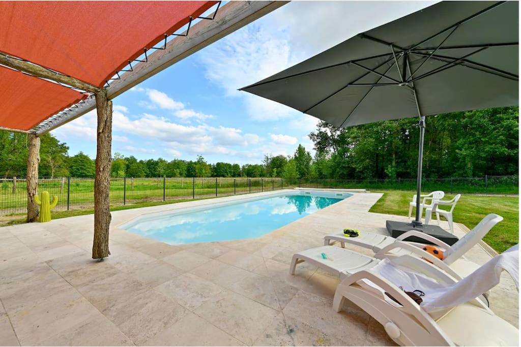 Villa L'Evasion En Pierre Piscine Et Etang Prive Sevremoine Exterior foto